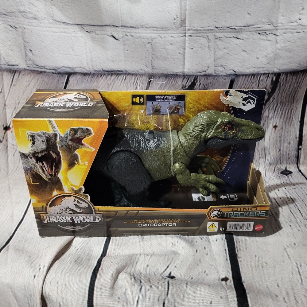 Jurassic World Dino Tracker wild roar orkoraptor action figure new